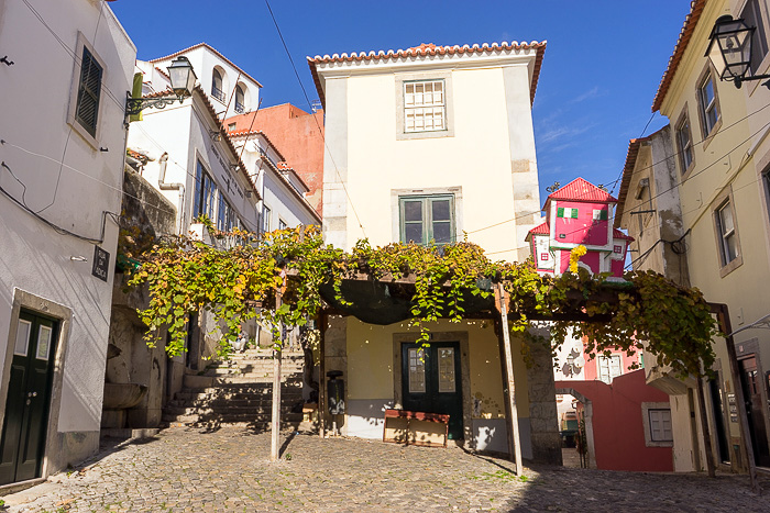 21 Alfama Lisbon DSC08361