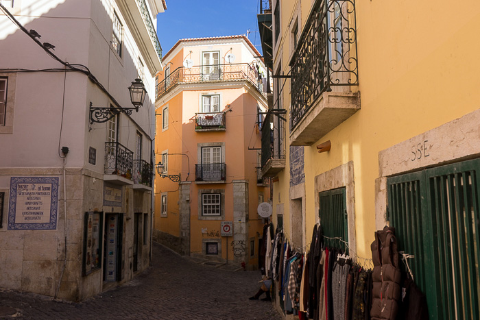 28 Alfama Lisbon DSC08374